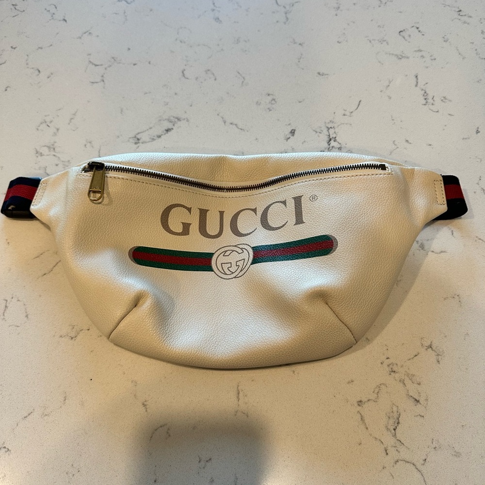 Gucci Belt Bag in soft pebbled white leather